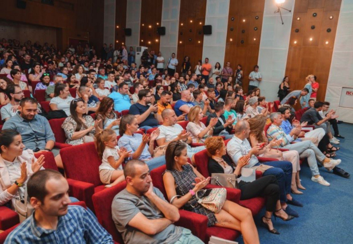 Препълнената зала на Дом на киното по време на прожекциите на филмите-победители от Huawei Smartphone Film Festival
