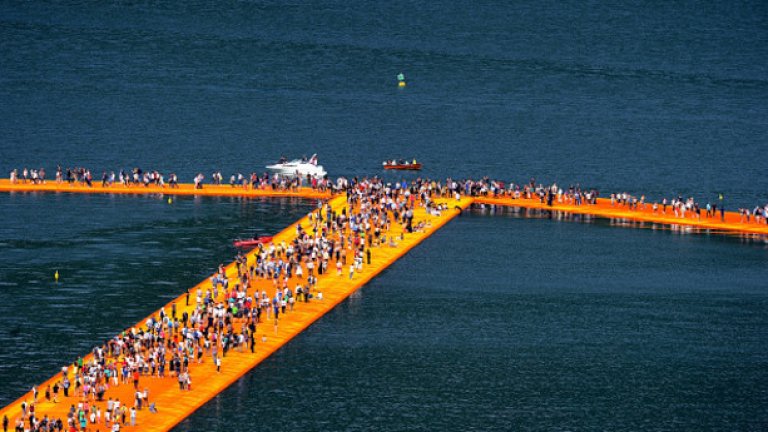55 хиляди души посетиха "Плаващите кейове" само в деня на откриването.