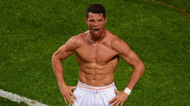 Герой на финал II: Роналдо показва мускулите си, след като е довършил Атлетико от дузпа за 4:1 през 2014-а.