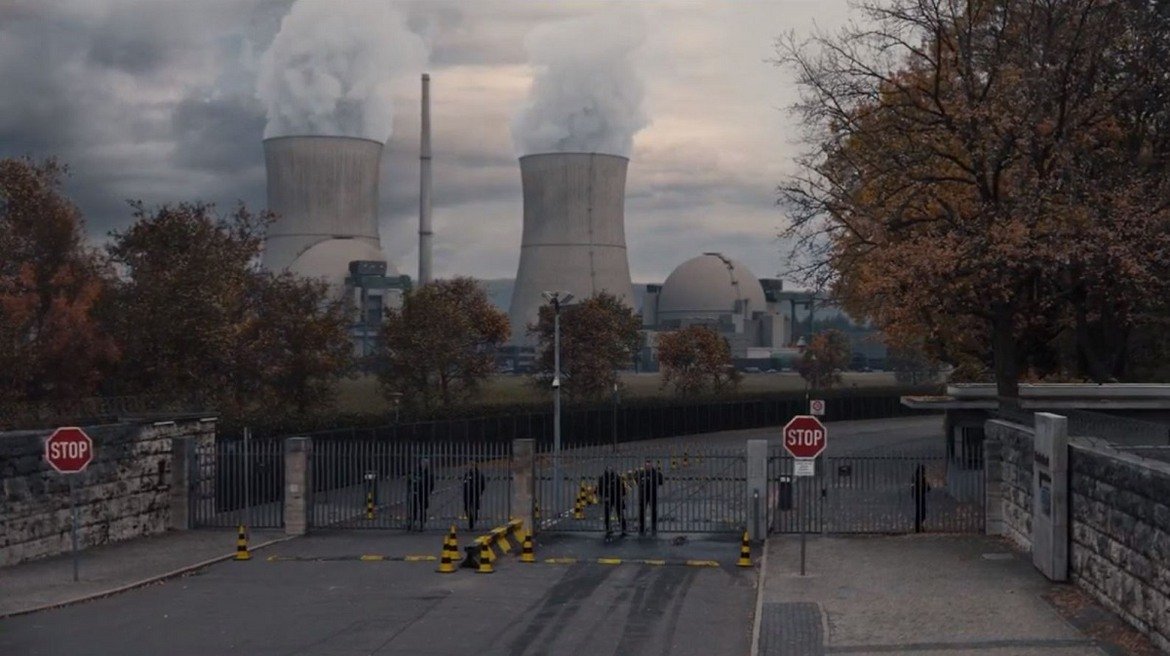 Ядрената електроцентрала край градчето Винден също има своето място в историята, като в същото време ни напомня за Чернобил и рисковете от използването на ядрена мощ.