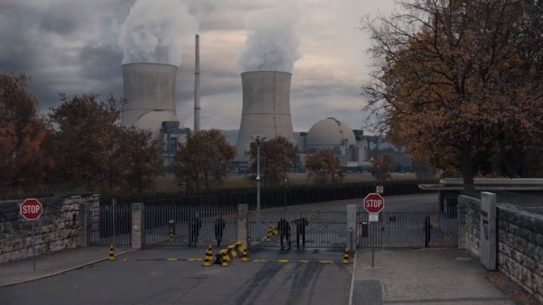 Ядрената електроцентрала край градчето Винден също има своето място в историята, като в същото време ни напомня за Чернобил и рисковете от използването на ядрена мощ.