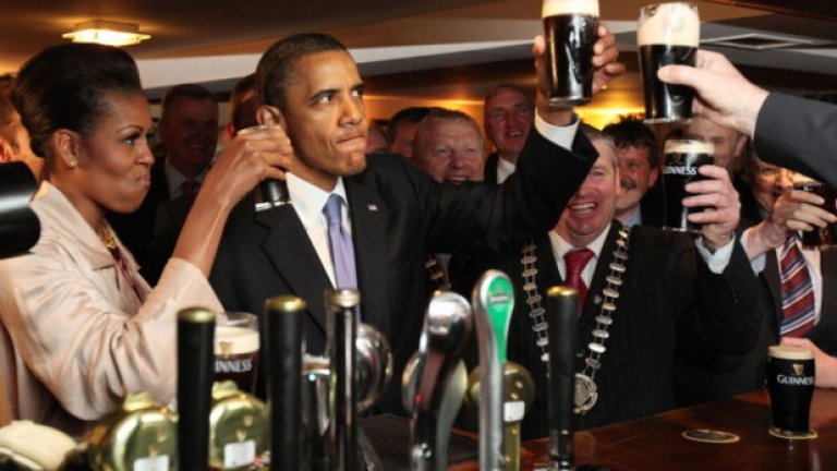Барак Обама е истински ценител на бирата. По време на управлението му в Белия дом започва да се произвежда медена бира от собствени кошери. Други президенти, любители на пенливото пиво в историята, са Джеймс Гарфийлд и Гроувър Кливланд.