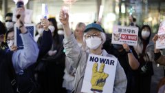 Пацифитската по конституция Япония набляга все повече на отбраната