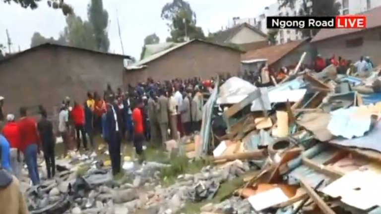 Деца загинаха при срутване на класна стая в Кения
