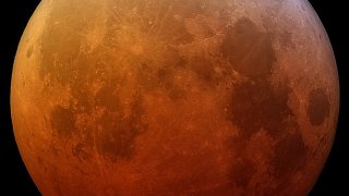 Total_lunar_eclipse_on_January_21,_2019_(45910439045)_(cropped)