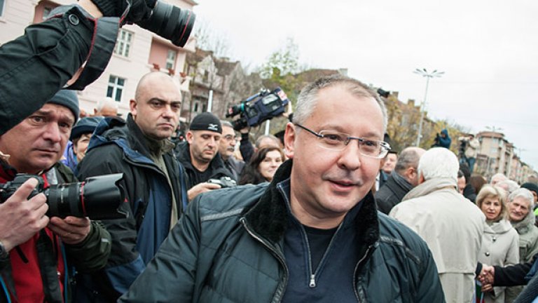 Сергей Станишев беше с най-много охрана.