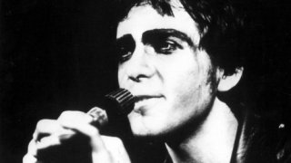 Peter_Gabriel,_April_1975