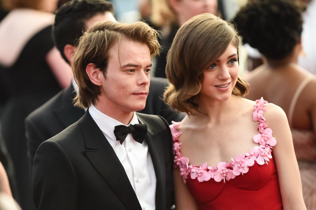 Чарли Хийтън и Наталия Драйър  
Звездите от \"Stranger things\" дори са запознали родителите си. 