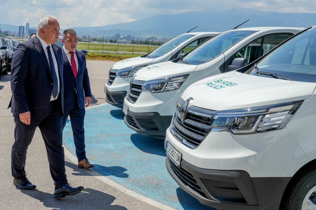 Гранична полиция се сдоби с над 200 нови автомобила (снимки)