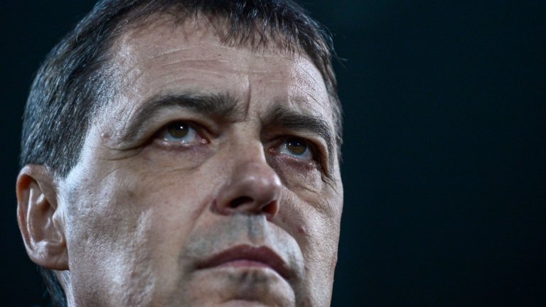 Господин Хубчев, колкото и да не ви се иска да го признаете, и Вие сте тук, но всъщност Ви няма. И това няма нищо общо с необяснимо страхливата Ви тактика срещу футболните „колоси“ Черна гора и Косово.