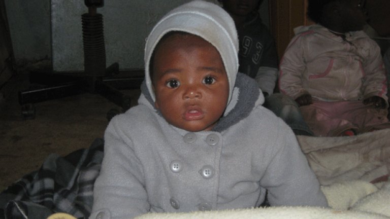 Приблизително 60% от хронично недохранените хора в света са жени. Една пета са деца под 5 г.