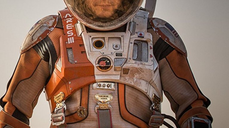  "Марсианецът" 

И тук под режисурата на Ридли Скот, както и при Куарон, за много кратко време всичко се свежда до едно – оцеляването в неприветливия Космос и по-точно – на Марс. Жаждата за живот, комбинирана с интелект и изобретателност, бързо се оказва успешна стратегия дори и на Червената планета.

От НАСА се заемат със задачата да консултират екипа по техническата част, което прави "Марсианецът" сравнително достоверен. Скот залага на Мат Деймън в главната роля. Партнират му Джесика Частейн, Кристен Уиг, Майкъл Пеня и Шон Бийн.