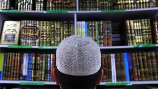 islamic_books001_16x9
