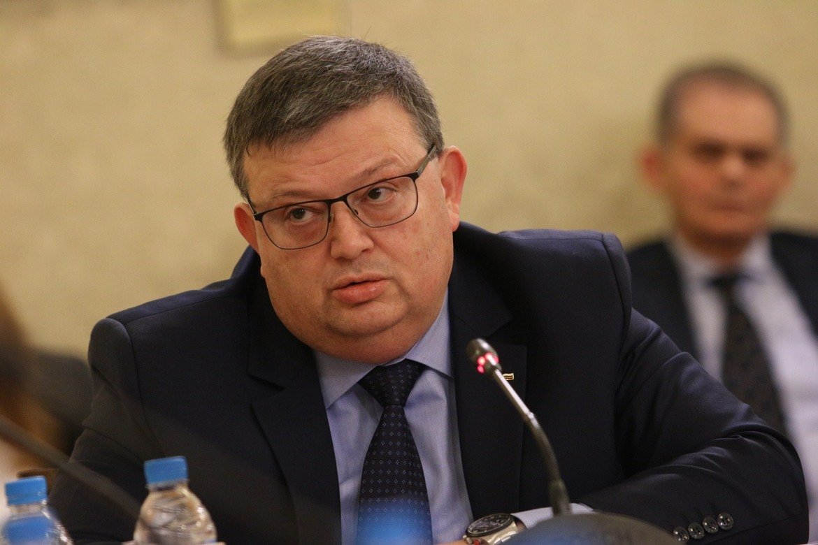 Сотир Цацаров е един от кандидатите за нов председател на антикорупционната комисия. Сред предложенията му е създаването на Консултативен съвет към КПКОНПИ, който да следи за корупционен риск в законопроектите.