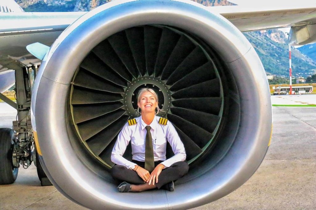 32-годишната шведка от Гьотеборг работи за Ryanair и практикува йога