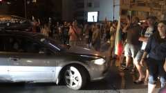 Две обвинения за задържан при инцидента до Румънското посолство