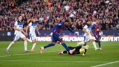 Барселона посрещна 126-ия си рожден ден с победа над Алавес