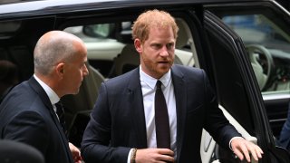 Започна делото на кралската особа срещу MGN