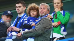 Британският премиер към Абрамович: Давай милиардите за Украйна!