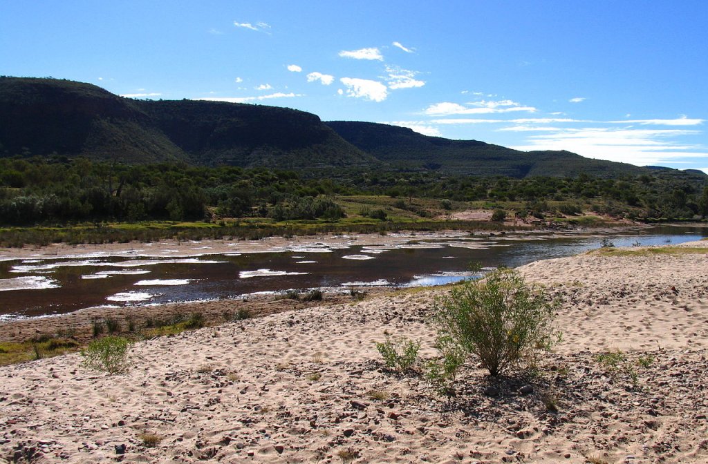 1280px-Finke_River