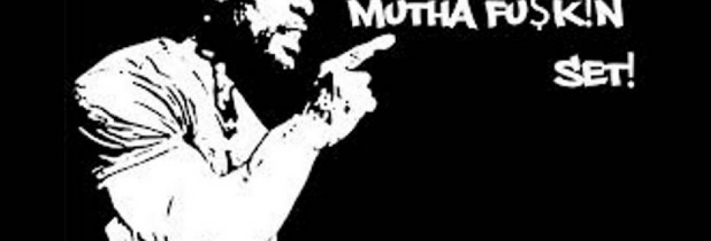 3. Променете фона на телефона си
Дали ще е някой надъхващ колаж, или мотивиращ фитнес цитат, няма значение. Това е доказан метод за по-добри резултати, а и така постоянно ще си напомняте за тренировката.