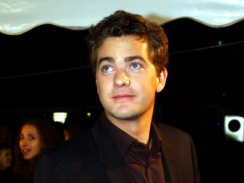 Джошуа Джаксън
И като стана дума за "Кръгът на Доусън" - ето го и другото водещо мъжко лице. Джаксън е известен у нас най-вече с ролята на Пейси в сериала от края на 90-те. Телевизионните маниаци обаче след това го видяха в много по-зряла роля в "Експериментът" (Fringe, 2008-2013 г.).