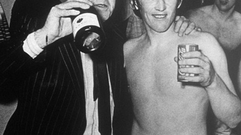 Никакъв алкохол за Кени! Великият Далглиш е с основна заслуга за титлата на Селтик от 1977 г., спечелена минути по-рано, но друга легенда - Джок Стейн, не толерира алкохол в съблекалнята. Година по-късно Кени печели Купата на европейските шампиони, но вече с Ливърпул. Там получава и името, с което го знае целият свят - Крал Кени.
