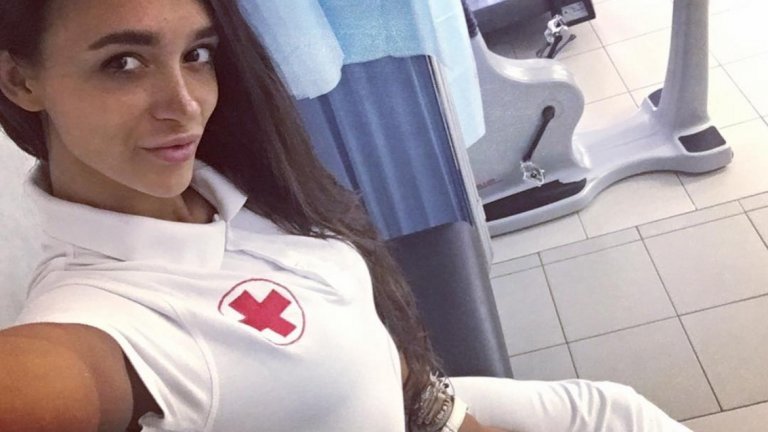 Когато е в 11. клас претърпява инцидент и влиза в болница. Там за нея се грижи лекар, който е „напълно луд по пациентите си и просто обича да им помага“. Тогава Гамеева разбира, че ще бъде лекар.