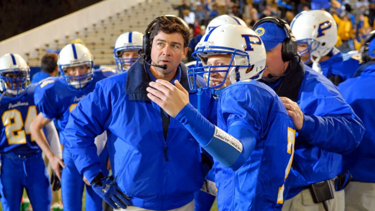 Спорт: "Friday Night Lights" е вероятно най-добрият спортен сериал досега. Той разказва за гиманзиален отбро по американски футбол, но не пропуска да разглежда и интересни въпроси, свързани със семейството и отношенията в обществото. Друго предложение е "All American", вдъхновен от живота на спортиста Спенсър Пайсинджър.