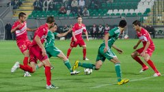 Лудогорец и ЦСКА правят здрави мачове в Разград.