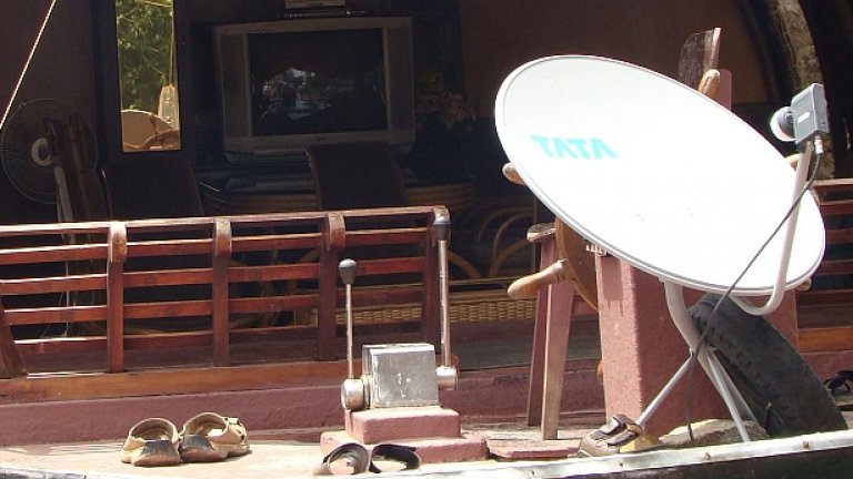 Телевизията еманципира постепенно жените в Индия - вече не искат разрешение от мъжете си, за да отидат на пазар...