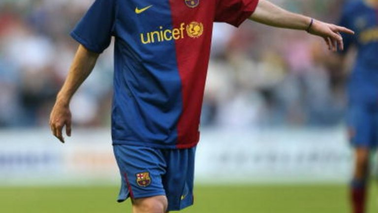 Юли 2008-а
Нов сезон, нов договор – този път Меси се превърна в най-скъпоплатения играч на Барселона, след като наследи фланелката с №10 от Роналдиньо при идването начело на Пеп Гуардиола.

