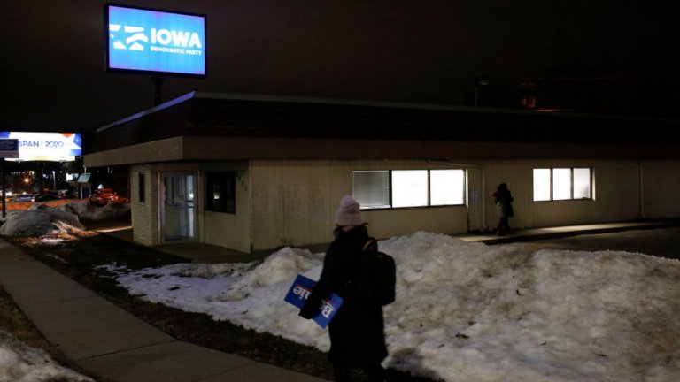 Бърни Сандърс се обяви за победител, Тръмп безпроблемно печели при републиканците