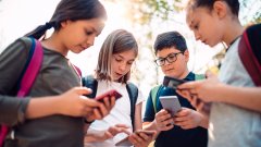 Проучване на ДАЗД показва кои са социалните медии, които учениците използват най-често