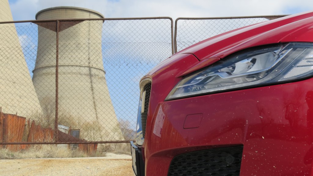 Jaguar XF, автомобил