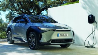 Дебютантът в тази област се нарича bZ4X, като абревиатурата bZ идва от "beyond zero" - отвъд нулевите вредни емисии