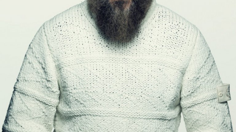 Риаз Кан - хулиган от Baby Squad на Лестър. Кан е преподавател в университет.