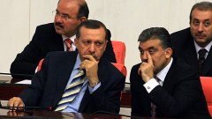 Игра на тронове между Гюл и Ердоган за президентските избори