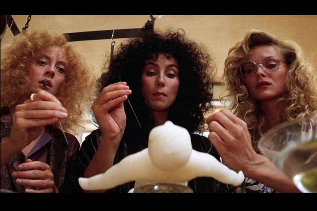 Мишел Пфайфър, Шер и Сюзън Сарандън във \"Вещиците от Истуик\"