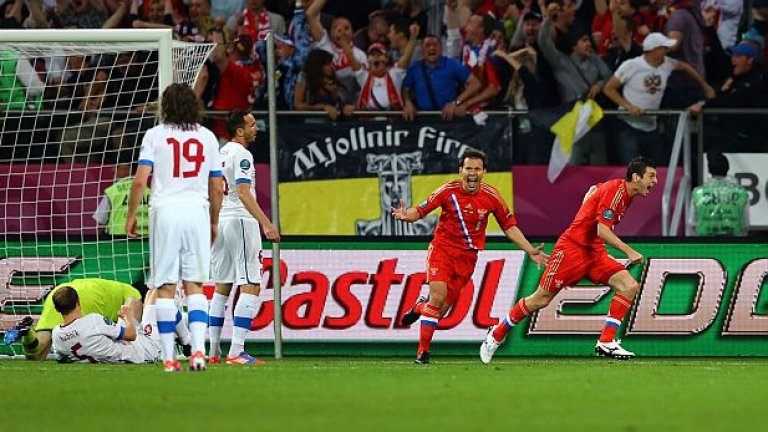 В първия си мач руснаците отнесоха Чехия с 4:1, а два гола вкара младият Алан Дзагоев