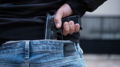 Жертвата Ерик Робик е известен на полицията с редица измами и криминални прояви