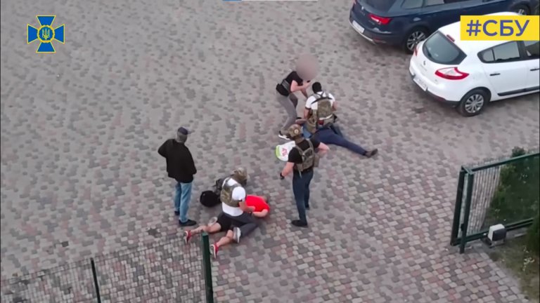 Службите СБУ са заловили двама души, обвинени в подготвяне на покушения в Украйна по заръка на руското военно разузнаване