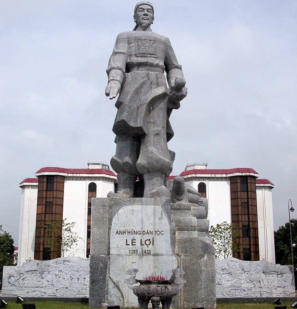 800px-Le_Loi_statue