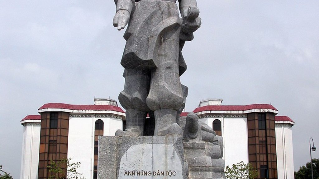 800px-Le_Loi_statue