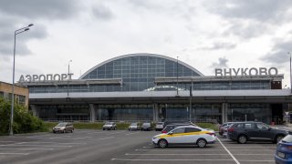 Украйна атакува Москва с дронове, летищата спряха работа