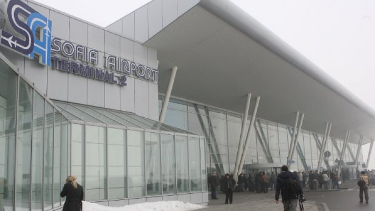 Даниела Велева, служител на пресцентъра на Летище "София", която обяви пред медиите, че "има взривно устройство" на паркинга на летището още в първия час от огледа на съмнителния бял бус