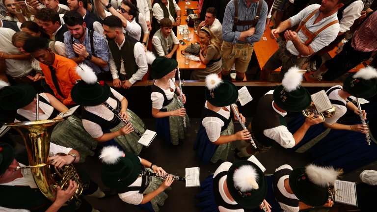 Октоберфест 2025 започна в Мюнхен (снимки)