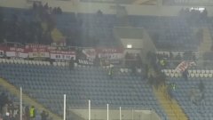 Фенове на Заря откраднаха знамена на Юнайтед (видео)