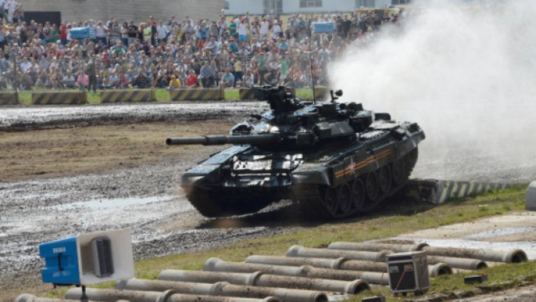 Т-90 се считаше за най-модерния руски танк досега. Новият Т-14 струва три пъти повече от предшественика си.