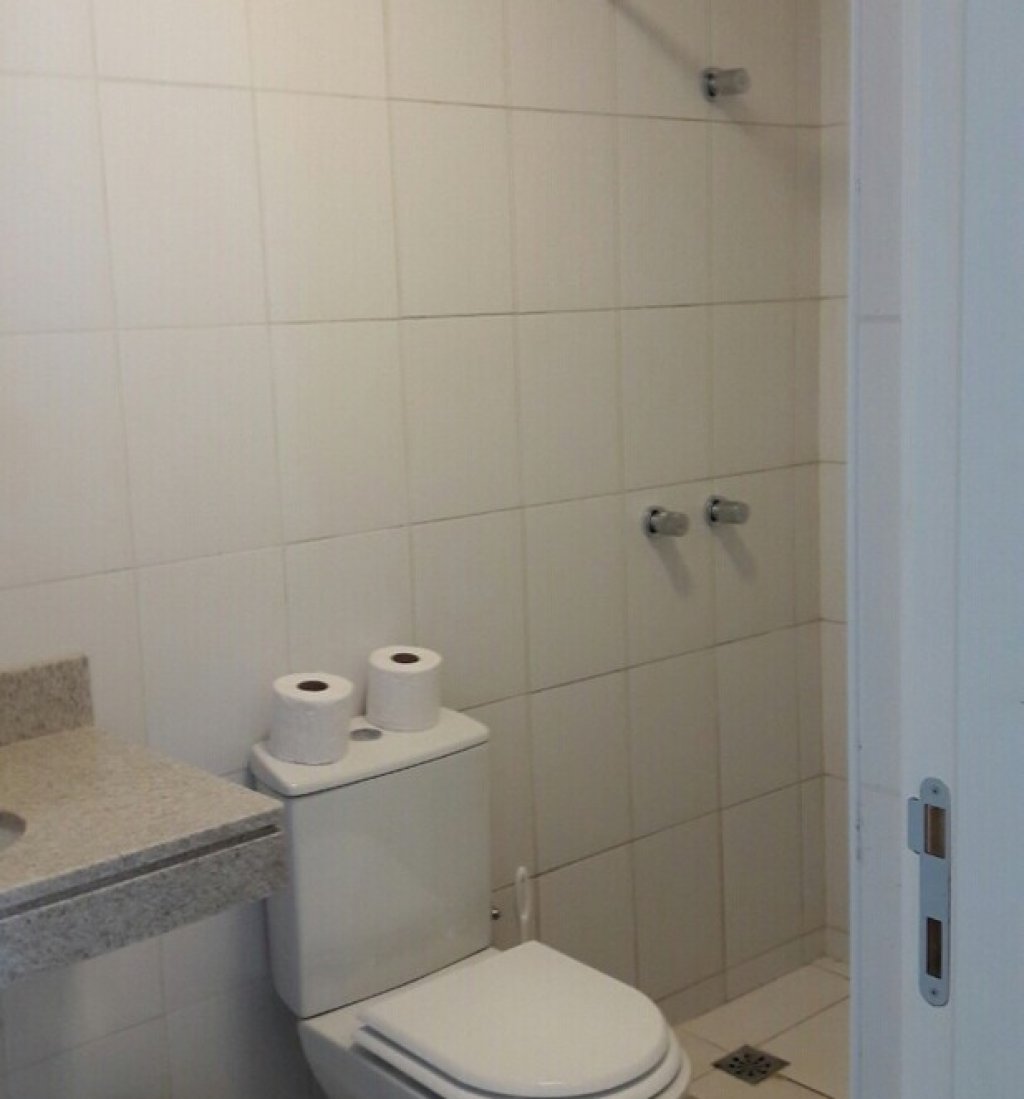 ... но остават проблемите с ВиК и ток